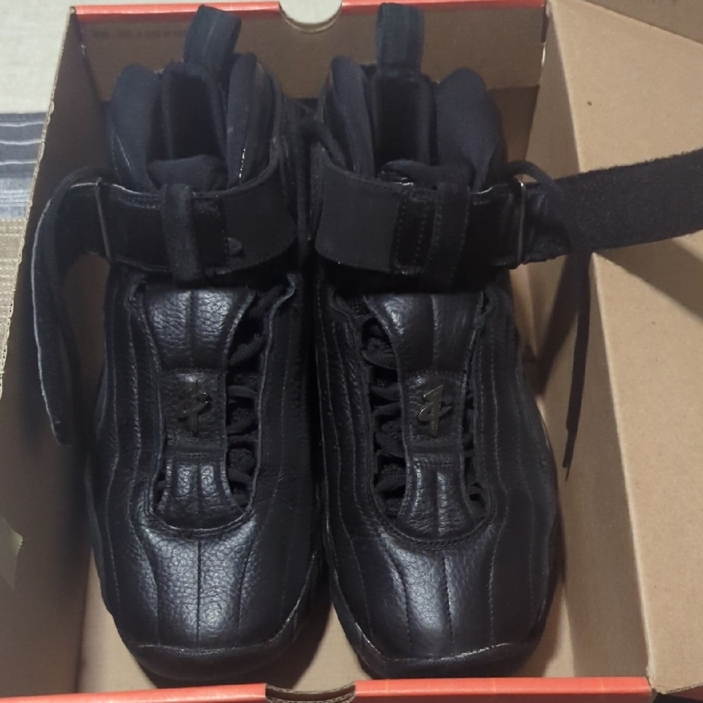 Black Athletic Shoes with High Ankle Support and Chunky Design